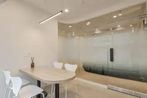 아늑한 소규모 미팅룸 인테리어